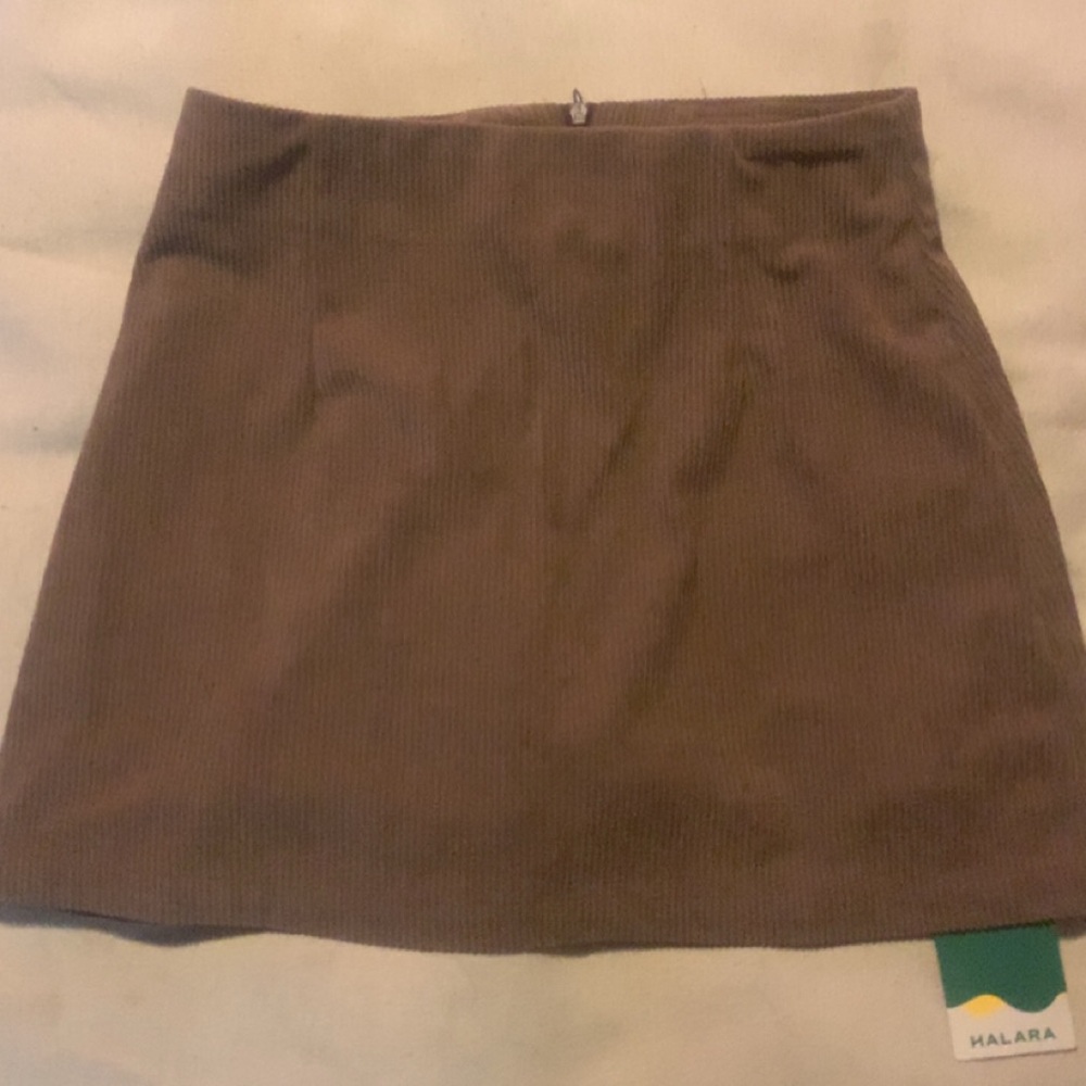 HALARA Taupe Mini Skirt